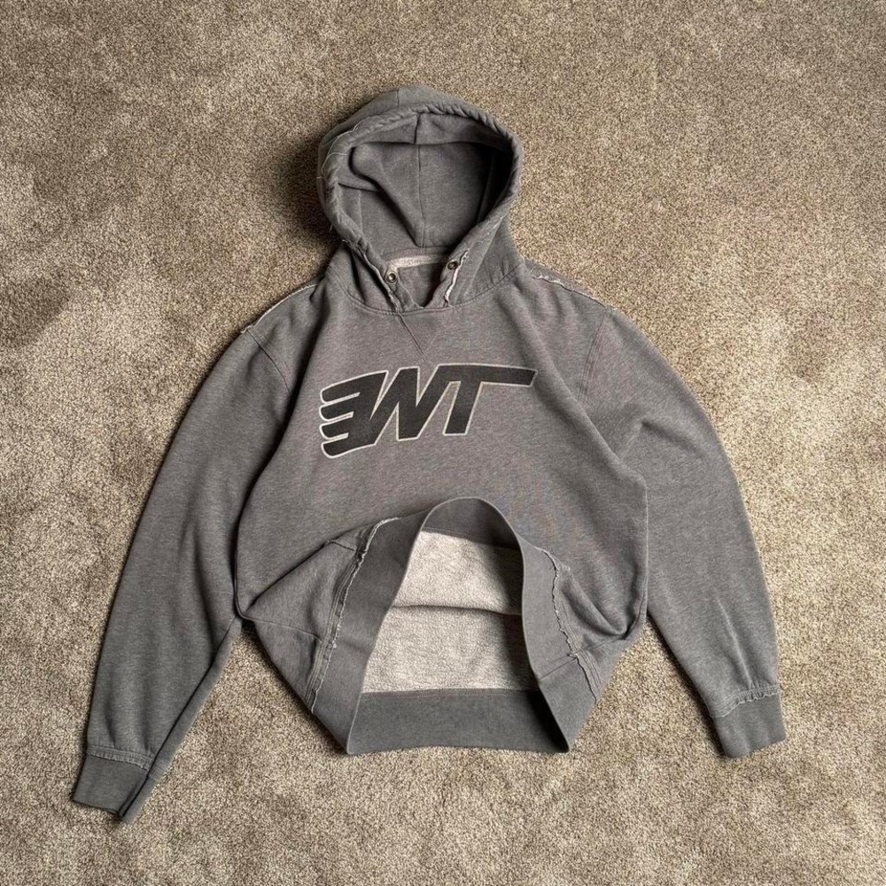 HEATHER GREY DISTRESSED "SIMMONDS 17" PULLOVER HOODIE